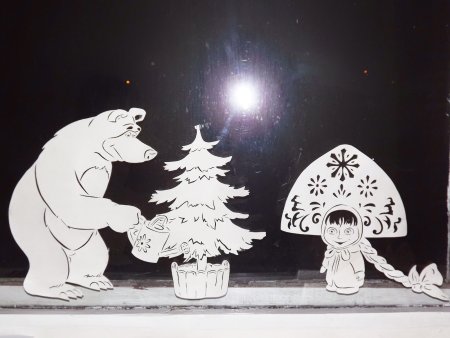 Украшение окон на новый год медведи