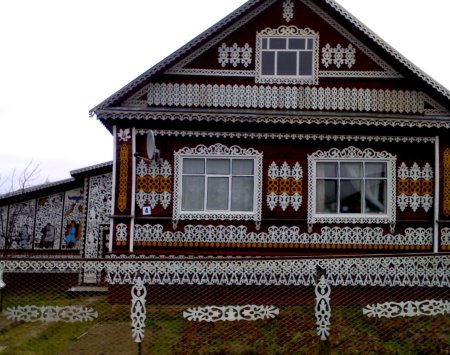 Дома с резными наличниками