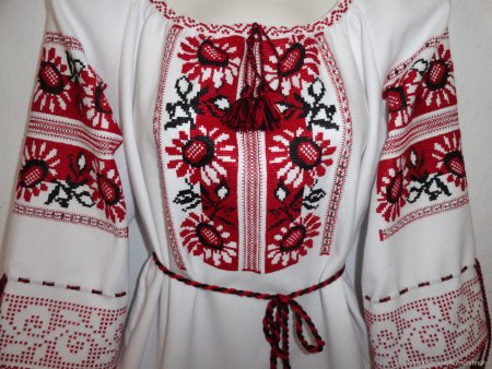 Платье с народной вышивкой