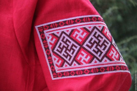 Славянский орнамент свастика