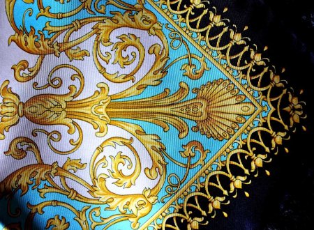 Версаче орнамент золотой