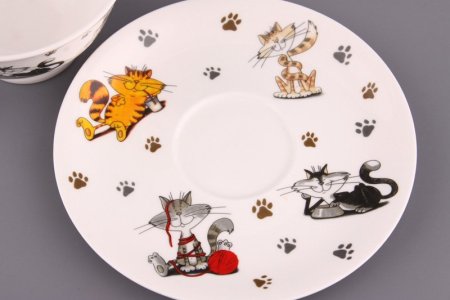 Фарфоровые тарелки кошки