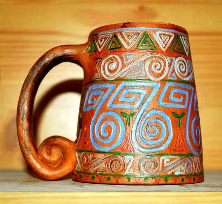 Древняя посуда с геометрическим орнаментом