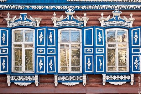 Резные ставни на окна
