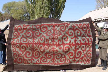 Традиционный кыргызский ала кийиз