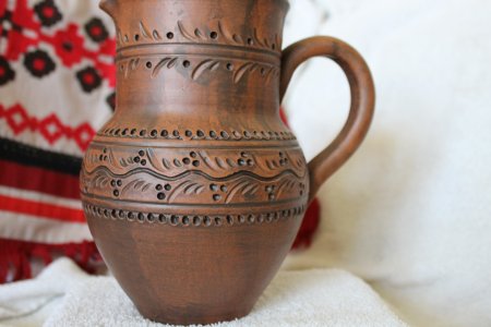 Глиняный кувшин