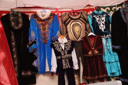 Национальная одежда Казахстана