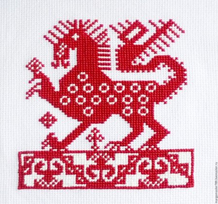 Конь в народной вышивке