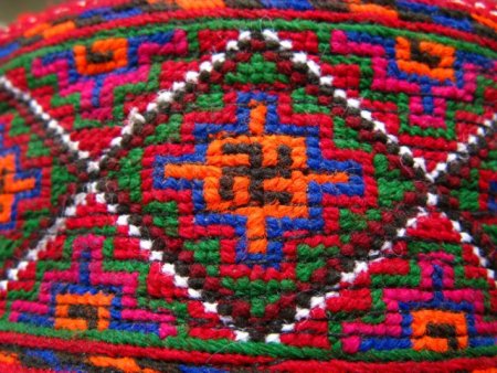 Памирские джурабы свастика