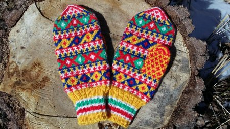 Узорные варежки