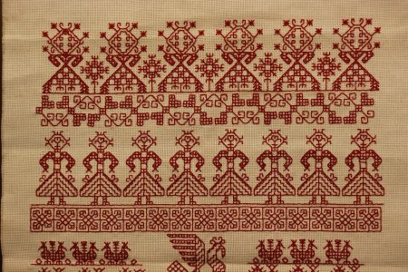 Птицы в славянской обережной вышивке
