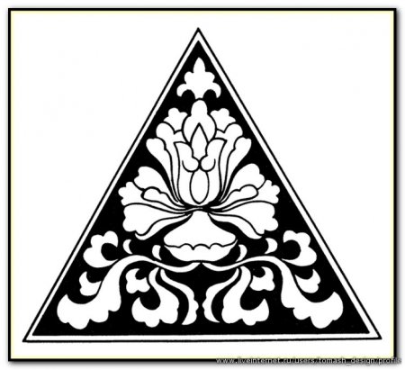 Растительный узор в треугольнике