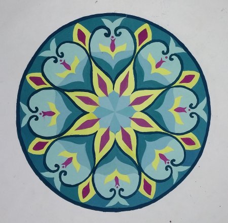 Декоративная композиция в круге