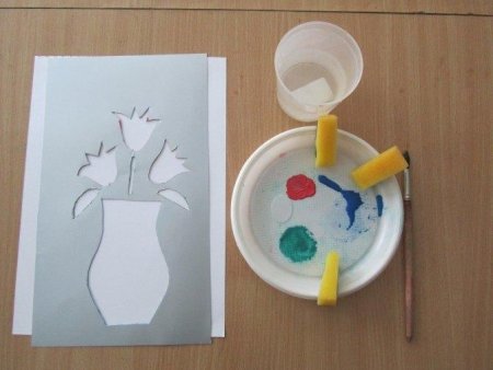 Рисование губкой по трафарету