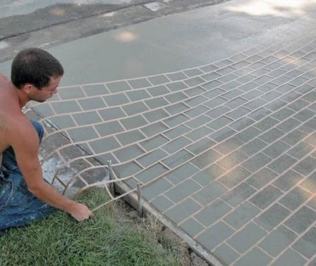 Имитация плитки на бетоне
