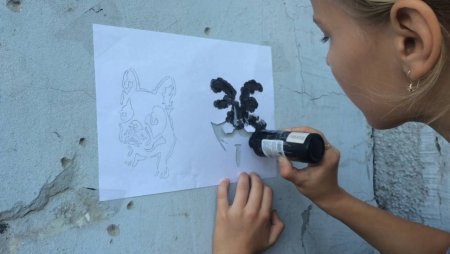 Трафарет баллончик стена