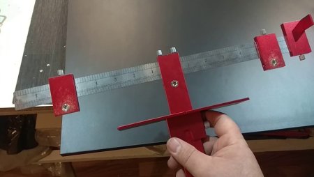 Кондуктор для установки ручек