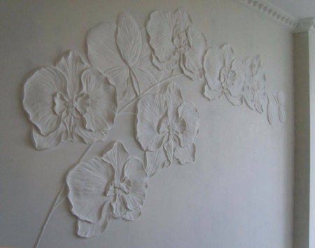 Цветочный барельеф из гипса
