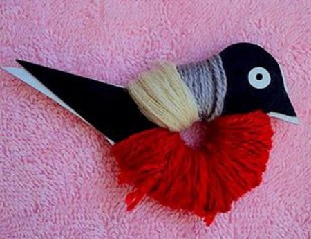 Игрушка Снегирь из ниток