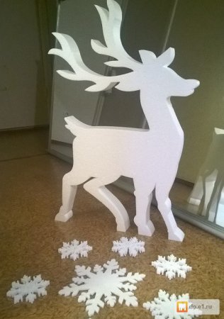 Олень из пенопласта