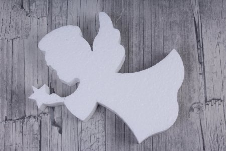 Ангелок из пенопласта