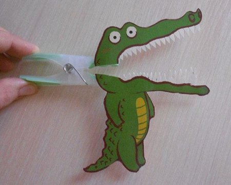 Игрушки из прищепок крокодил
