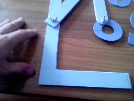 Приспособление для разметки отверстий в плитке