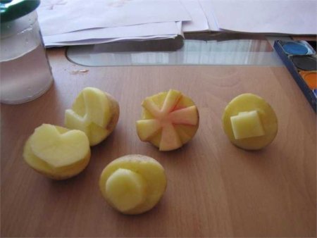 Печатка из картофеля