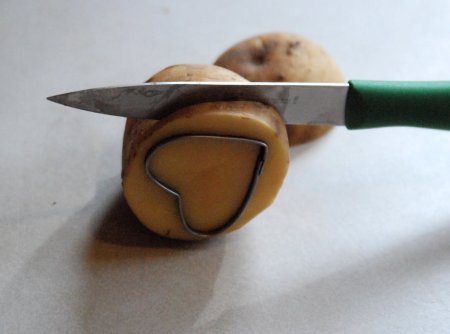 Печатка из картофеля