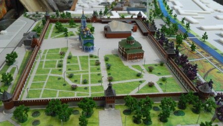 Кремлевская стена сбоку