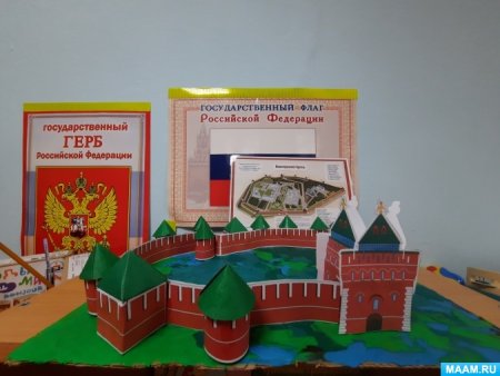 Спасская башня Кремля поделка