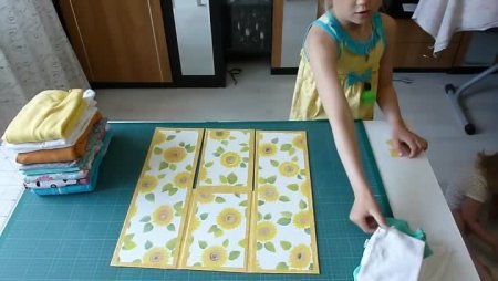 Для складывания футболок своими руками из картона
