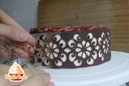 Шоколадные ажурные украшения для торта