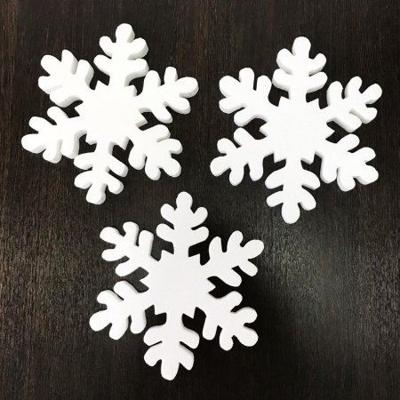 Новогодние снежинки из пенопласта