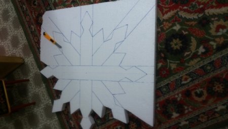 Снежинки из потолочных плит