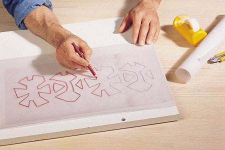 Самодельный трафарет для стен