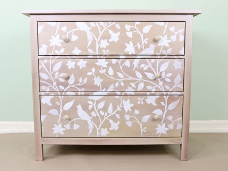 Комод с узором