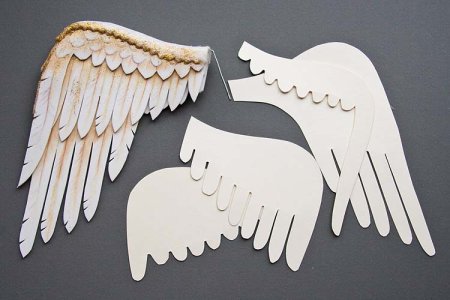 Крылья из бумаги