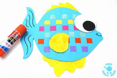 Рыбка из полосок цветной бумаги