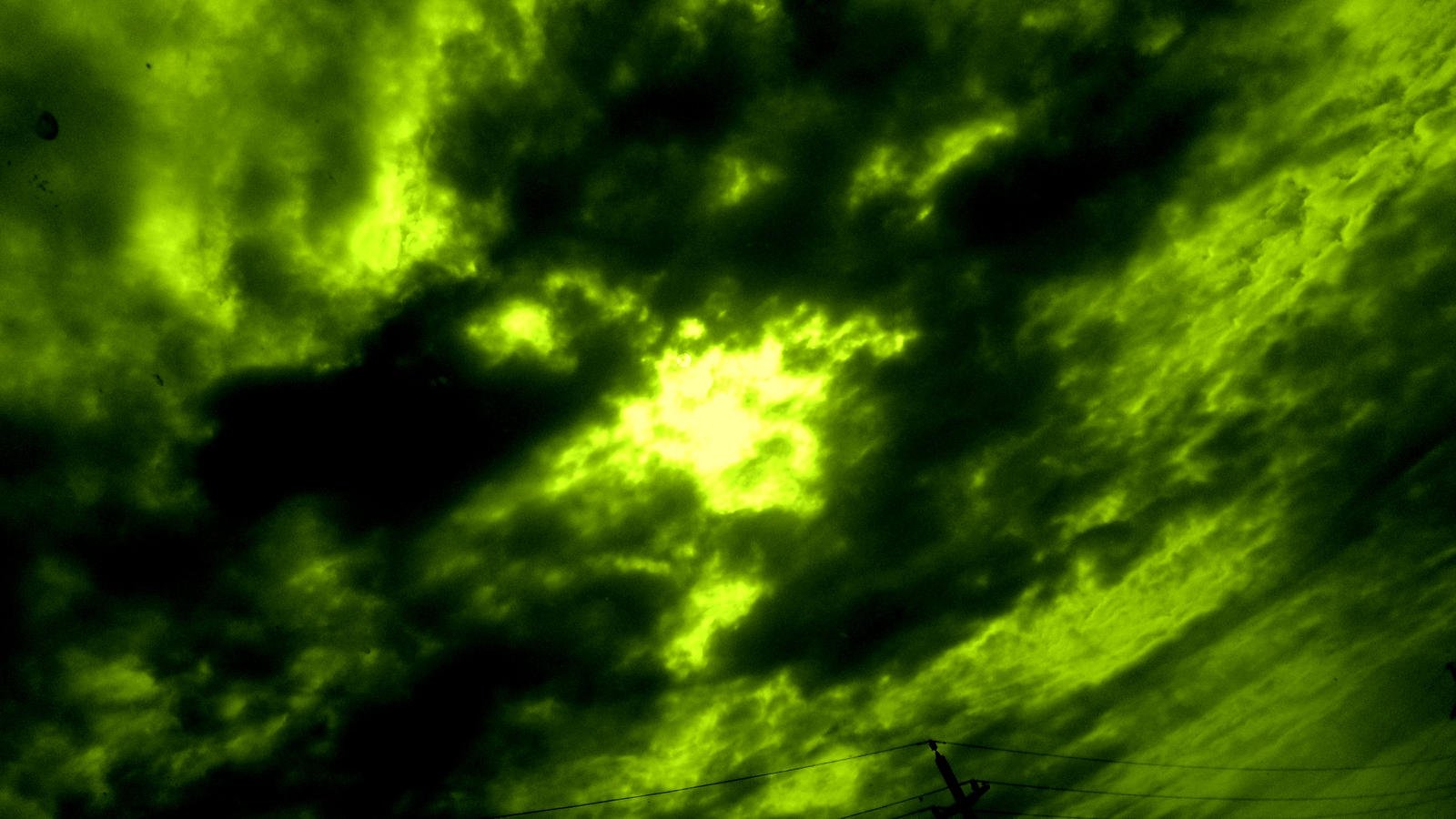 Фото токсика. Токсичный фон. Токсичный цвет. Токсичное небо. Токсично зеленый цвет.