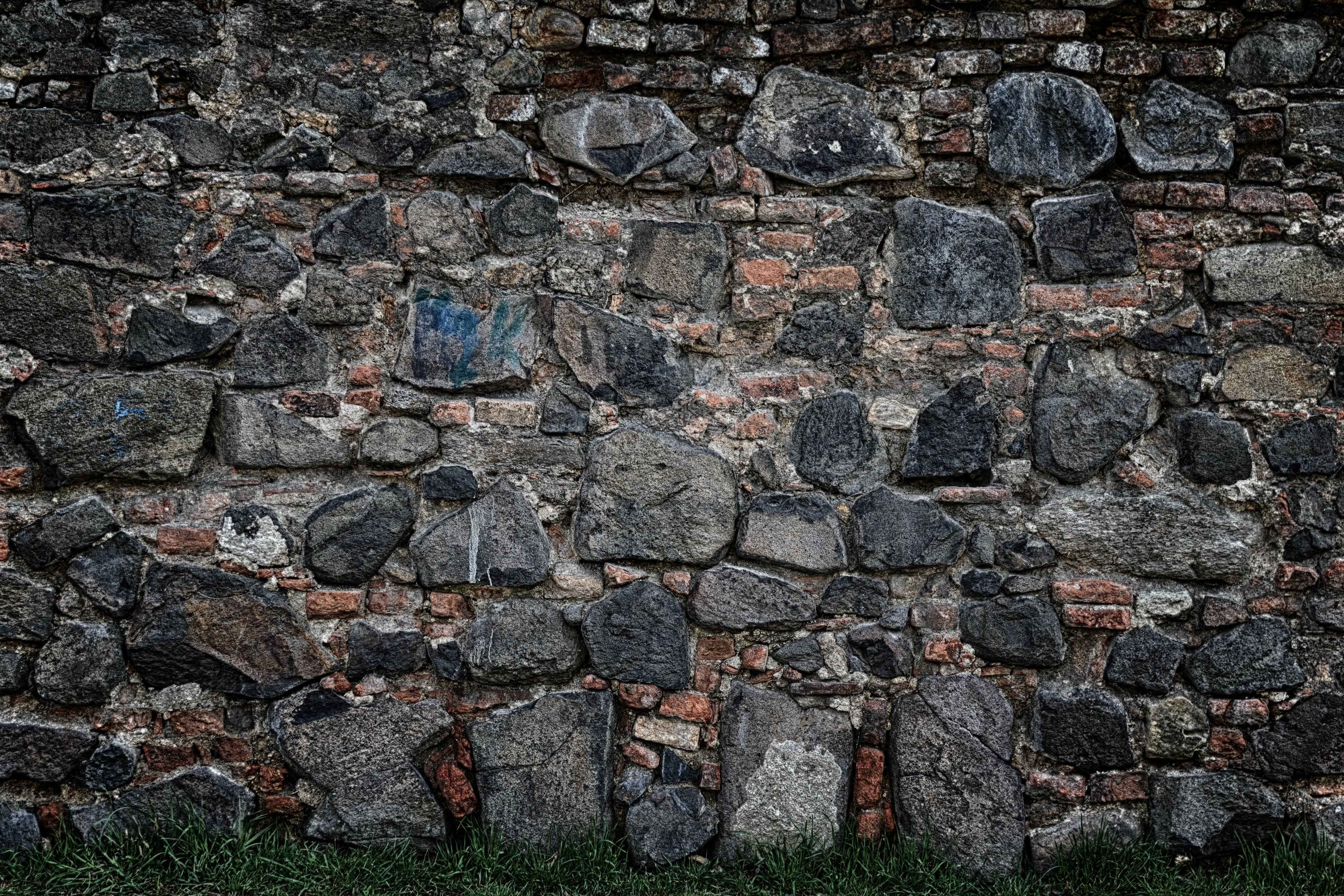 Каменные стеновые
