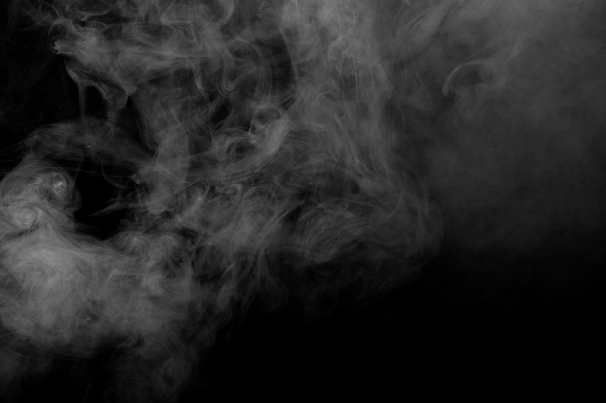 Видит черный дым. Эффект дыма. Дым для фотошопа. Серый фон с дымом. Дымка на черном фоне.