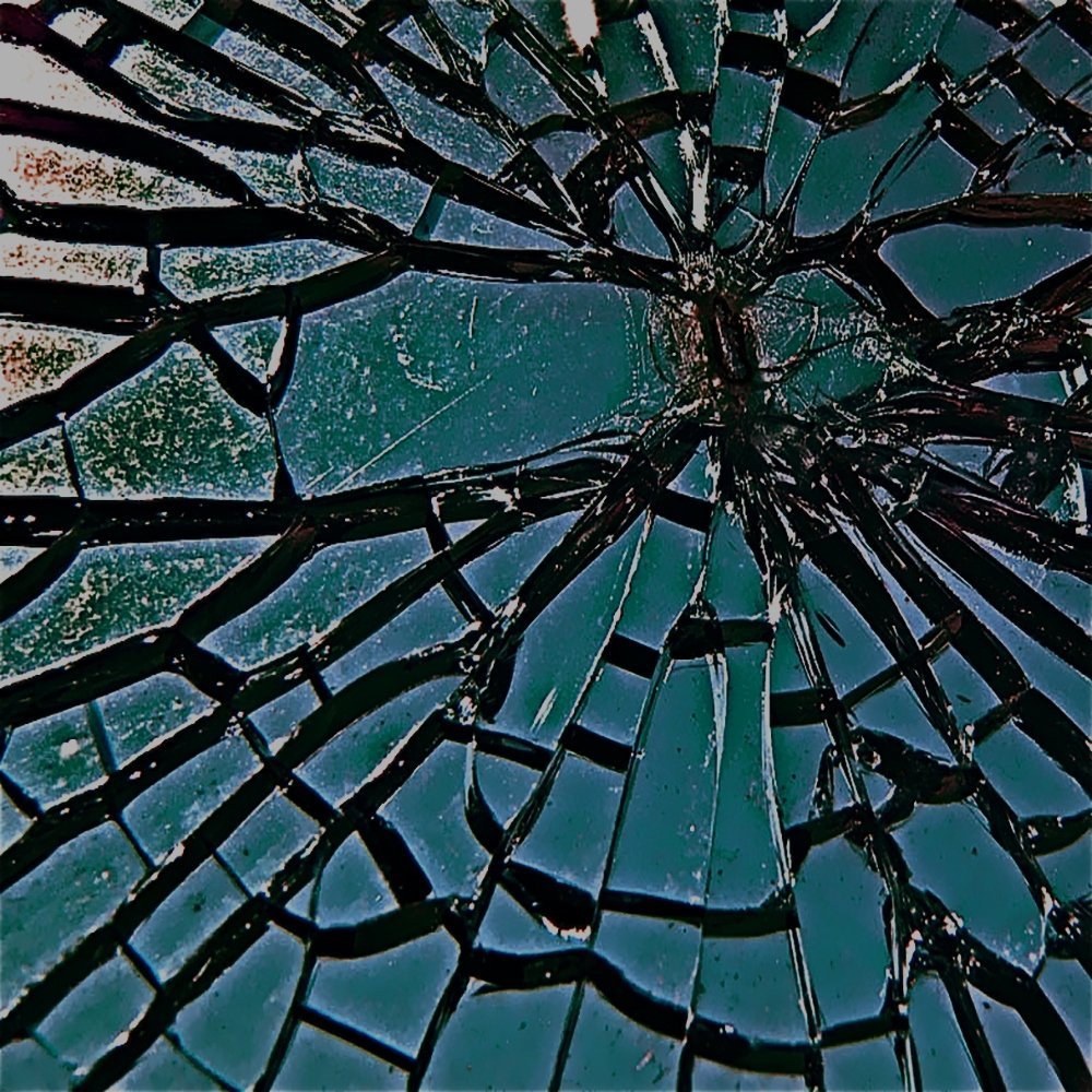 Стеклянные трещины. Разбитое стекло. Трещина стекла. Трещины разбитого стекла. Фактура стекла.