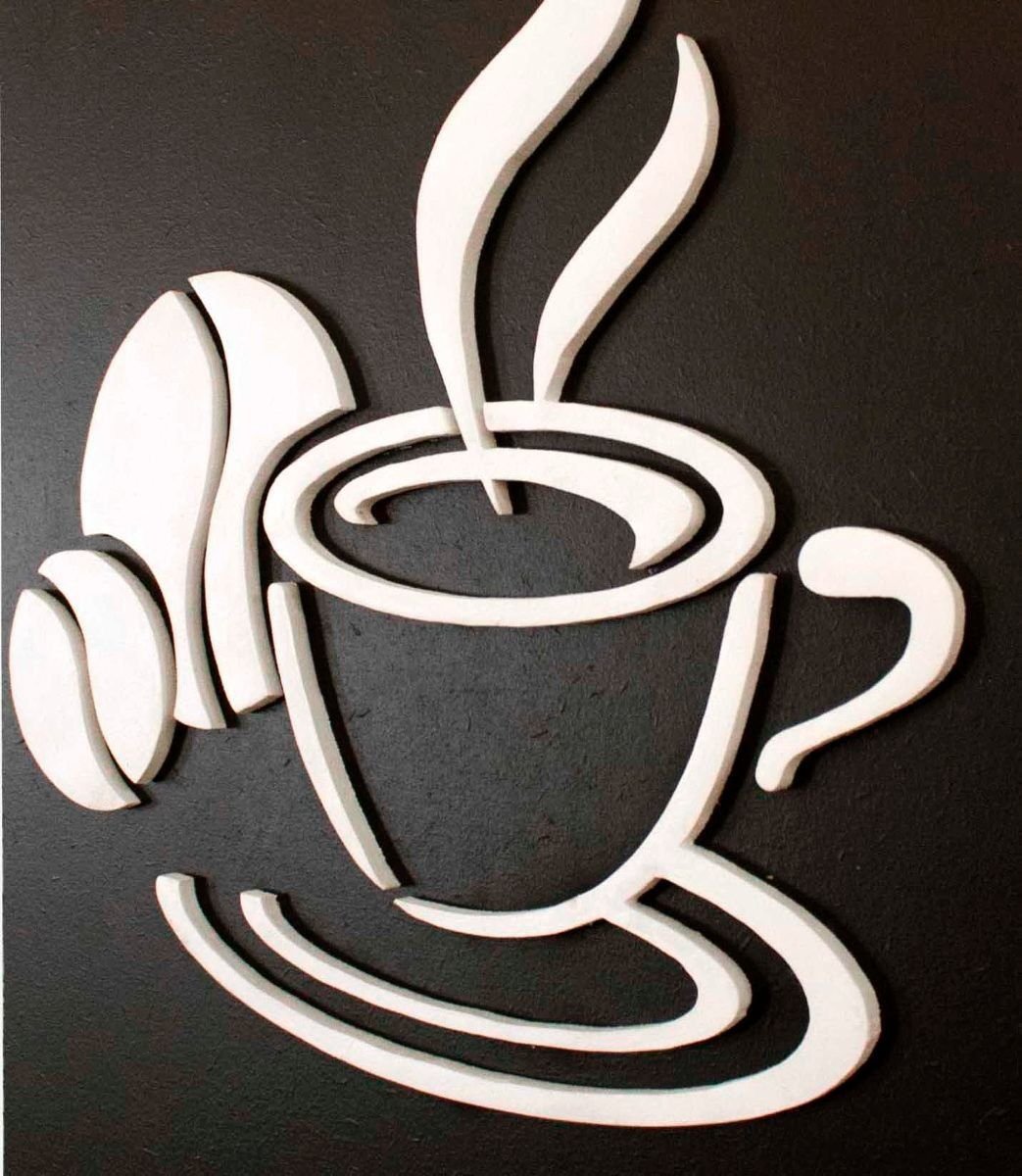 Кофейные чашки на стене декор