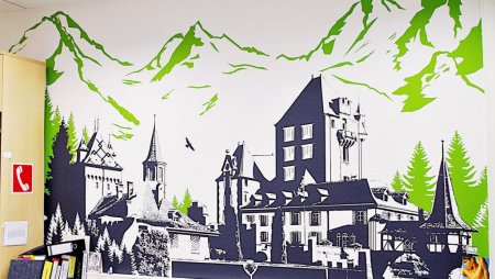 Рисунки на стенах в интерьере детской