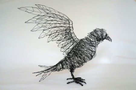 Ажурная скульптура из проволоки