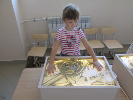 Рисование песком на световых столах