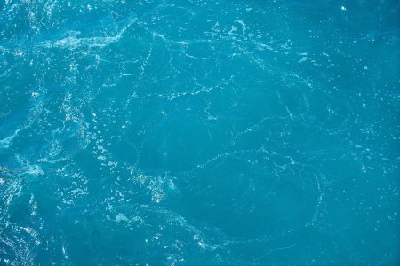Вода сверху