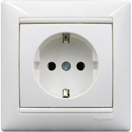 Розетка Legrand Valena 774420,16а, с заземлением, белый