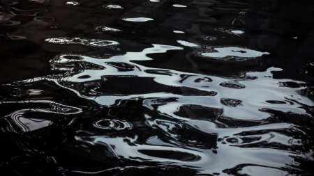 Бочки с нефтью